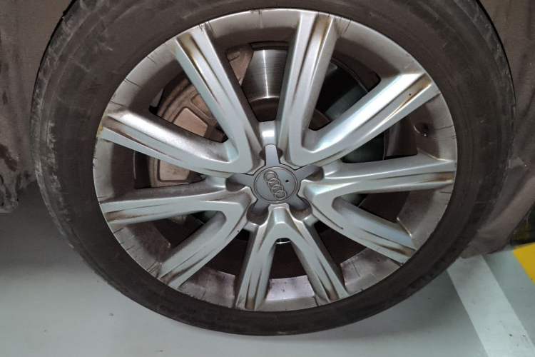 Used Audi A6L 2012 50 TFSI quattro Luxury Model Right Front Wheel Hub
