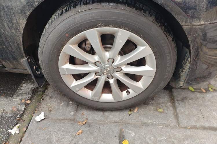 Used Audi A6L 2012 TFSI Standard Model Right Front Wheel Hub
