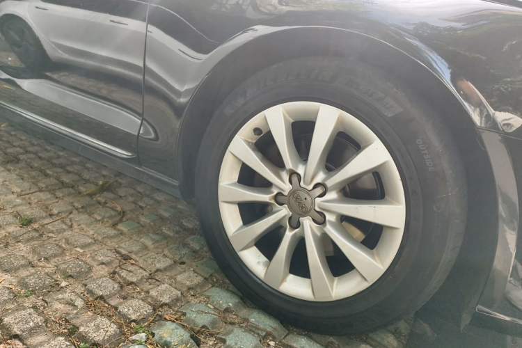Used Audi A6L 2012 30 FSI Comfort Model Right Front Wheel Hub