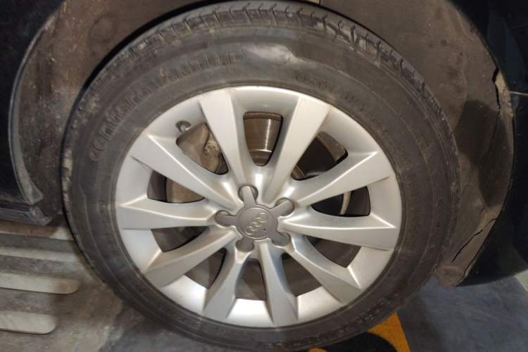 Used Audi A6L 2012 TFSI Standard Model Right Front Wheel Hub