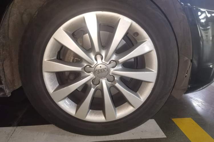 Used Audi A6L 2012 TFSI Standard Model Right Front Wheel Hub