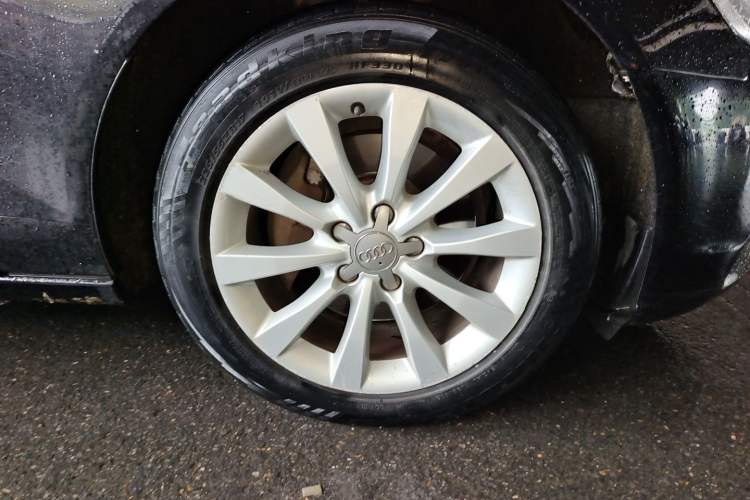 Used Audi A6L 2012 TFSI Standard Model Right Front Wheel Hub