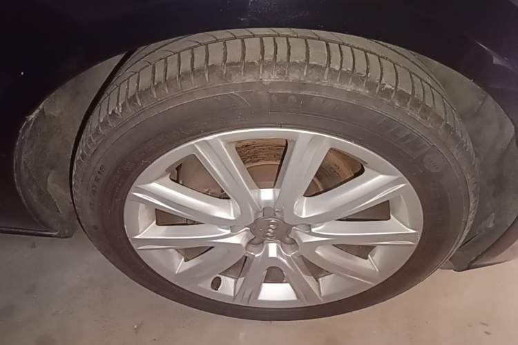 Used Audi A6L 2012 TFSI Standard Model Right Front Wheel Hub