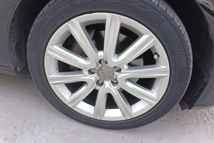 Used Audi A6L 2012 35 FSI Comfort Model Right Front Wheel Hub