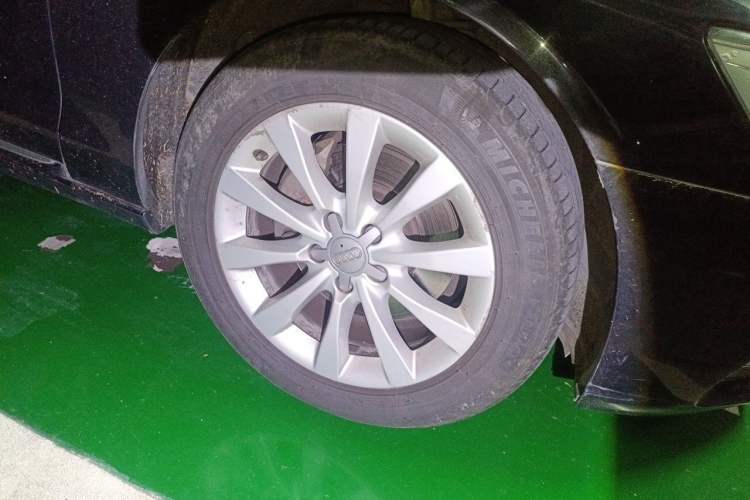 Used Audi A6L 2012 30 FSI Comfort Model Right Front Wheel Hub