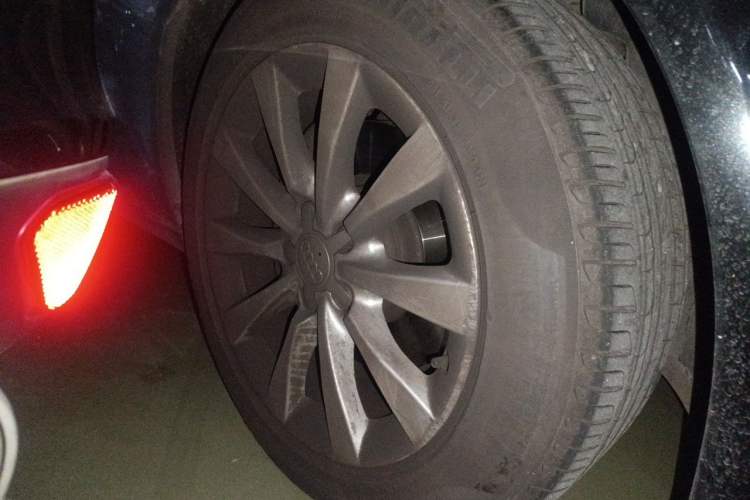 Used Audi A6L 2012 30 FSI Comfort Model Right Front Wheel Hub
