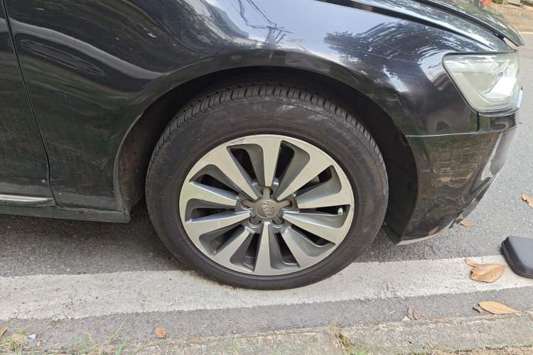 Used Audi A6L 2012 TFSI Standard Model Right Front Wheel Hub