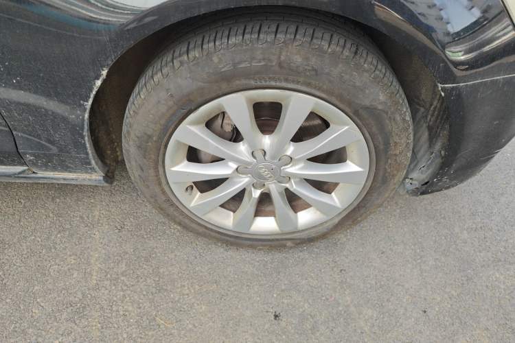 Used Audi A6L 2012 TFSI Standard Model Right Front Wheel Hub