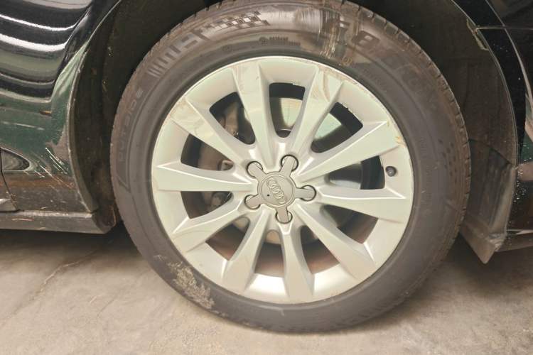 Used Audi A6L 2012 30 FSI Technology Edition Right Front Wheel Hub