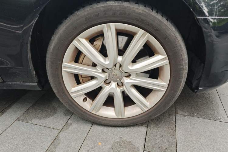 Used Audi A6L 2012 50 TFSI quattro Luxury Model Right Front Wheel Hub