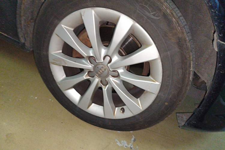 Used Audi A6L 2012 TFSI Standard Model Right Front Wheel Hub