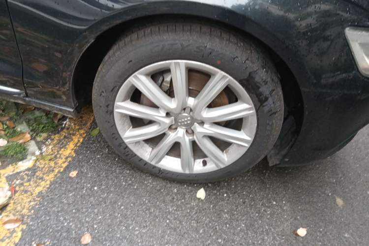Used Audi A6L 2012 35 FSI Comfort Model Right Front Wheel Hub