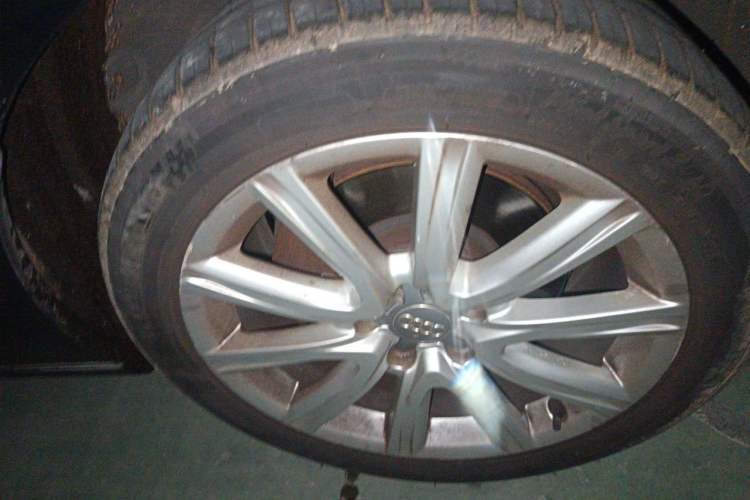 Used Audi A6L 2012 35 FSI Comfort Model Right Front Wheel Hub