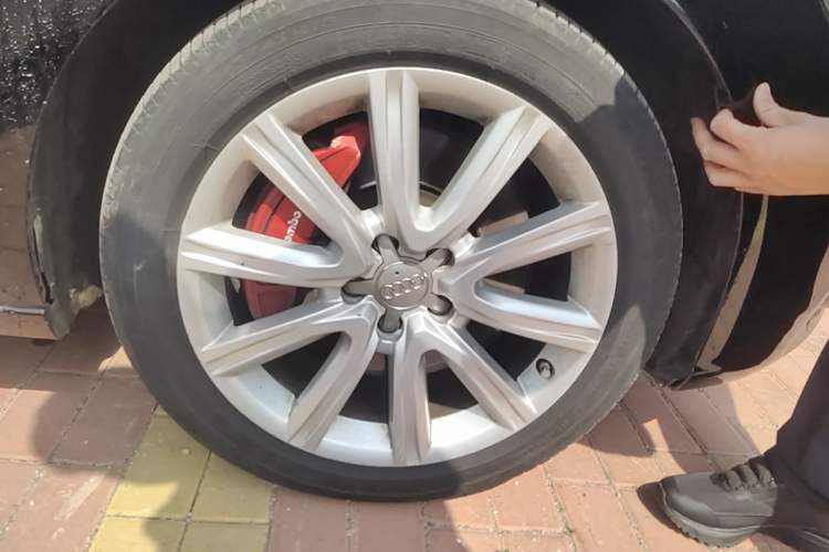 Used Audi A6L 2012 50 TFSI quattro Luxury Model Right Front Wheel Hub