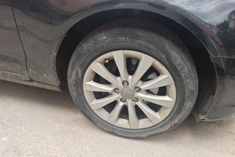 Used Audi A6L 2012 TFSI Standard Model Right Front Wheel Hub