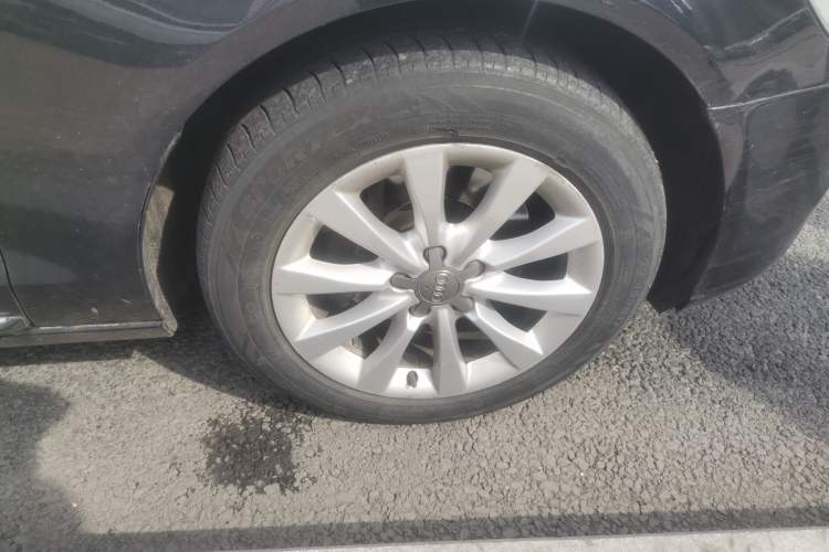 Used Audi A6L 2012 30 FSI Comfort Model Right Front Wheel Hub
