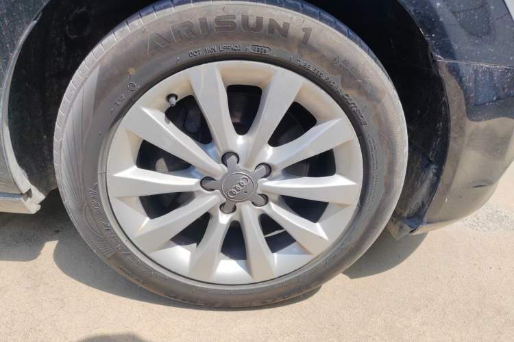Used Audi A6L 2012 TFSI Standard Model Right Front Wheel Hub