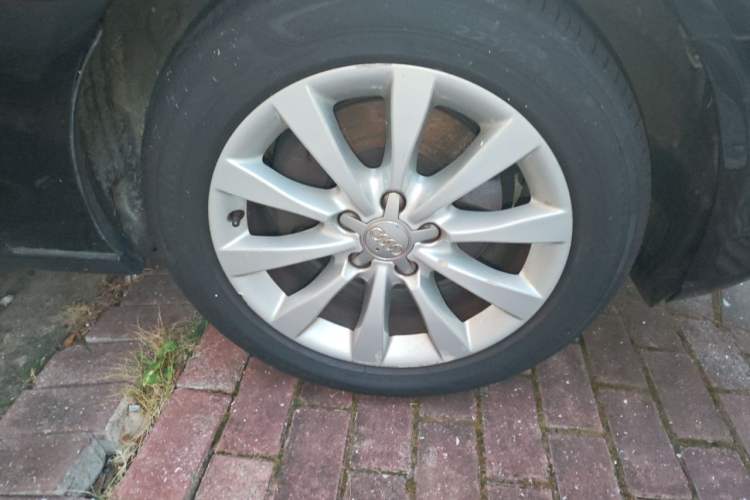 Used Audi A6L 2012 TFSI Standard Model Right Front Wheel Hub