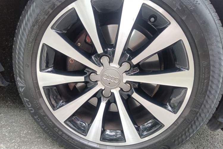 Used Audi A6L 2012 TFSI Standard Model Right Front Wheel Hub
