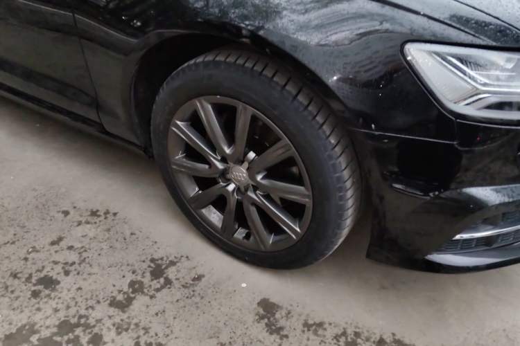 Used Audi A6L 2012 TFSI Standard Model Right Front Wheel Hub