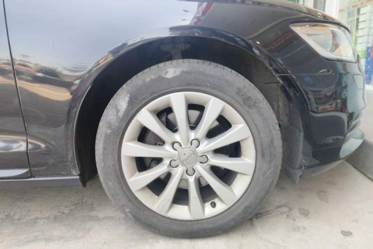 Used Audi A6L 2012 TFSI Standard Model Right Front Wheel Hub