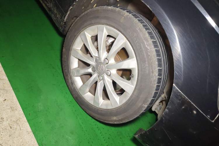 Used Audi A6L 2012 TFSI Standard Model Right Front Wheel Hub