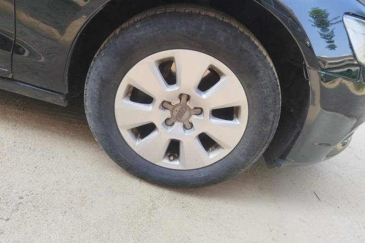 Used Audi A6L 2012 TFSI Manual Base Model Right Front Wheel Hub