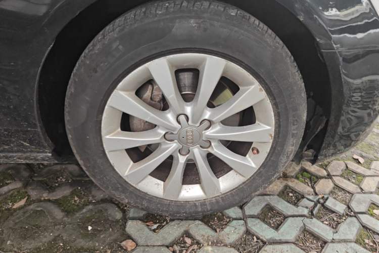 Used Audi A6L 2012 30 FSI Luxury Model Right Front Wheel Hub