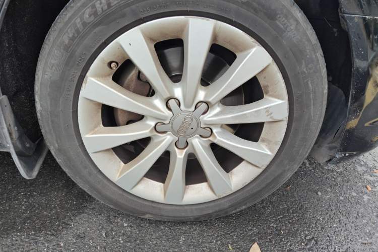 Used Audi A6L 2012 TFSI Standard Model Right Front Wheel Hub