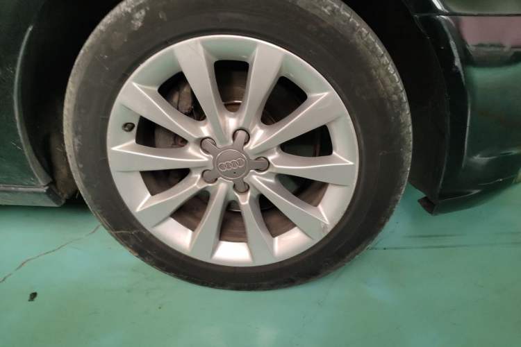 Used Audi A6L 2012 30 FSI Technology Edition Right Front Wheel Hub