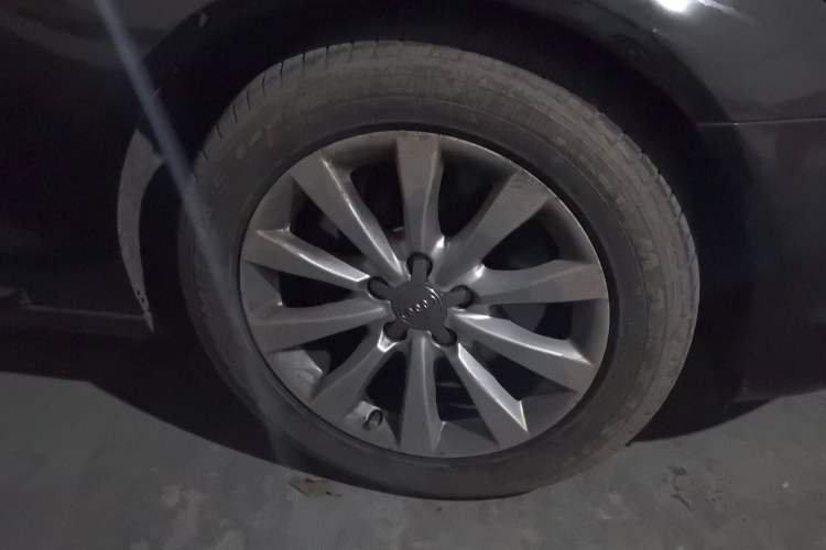 Used Audi A6L 2012 TFSI Standard Model Right Front Wheel Hub