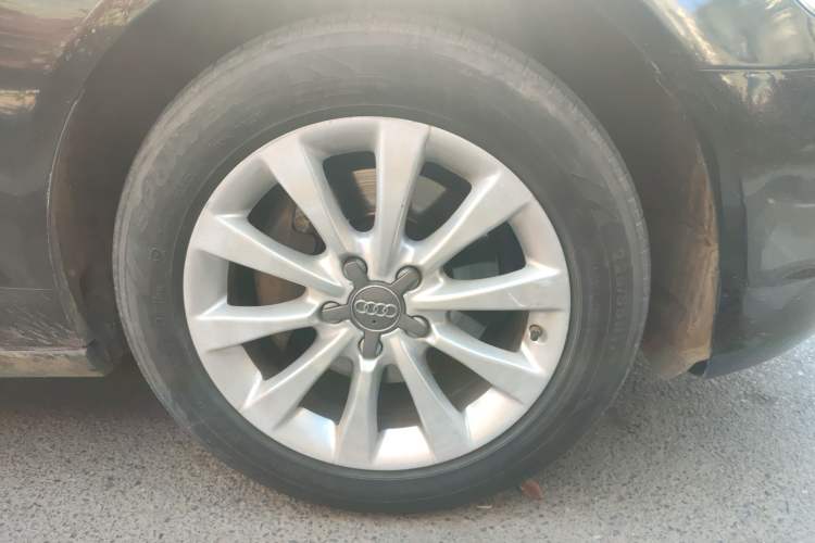Used Audi A6L 2012 TFSI Standard Model Right Front Wheel Hub