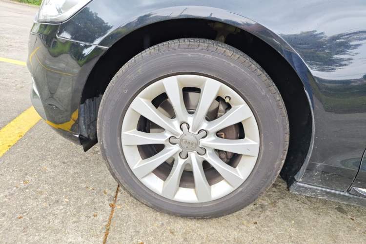 Used Audi A6L 2012 30 FSI Comfort Model Right Front Wheel Hub