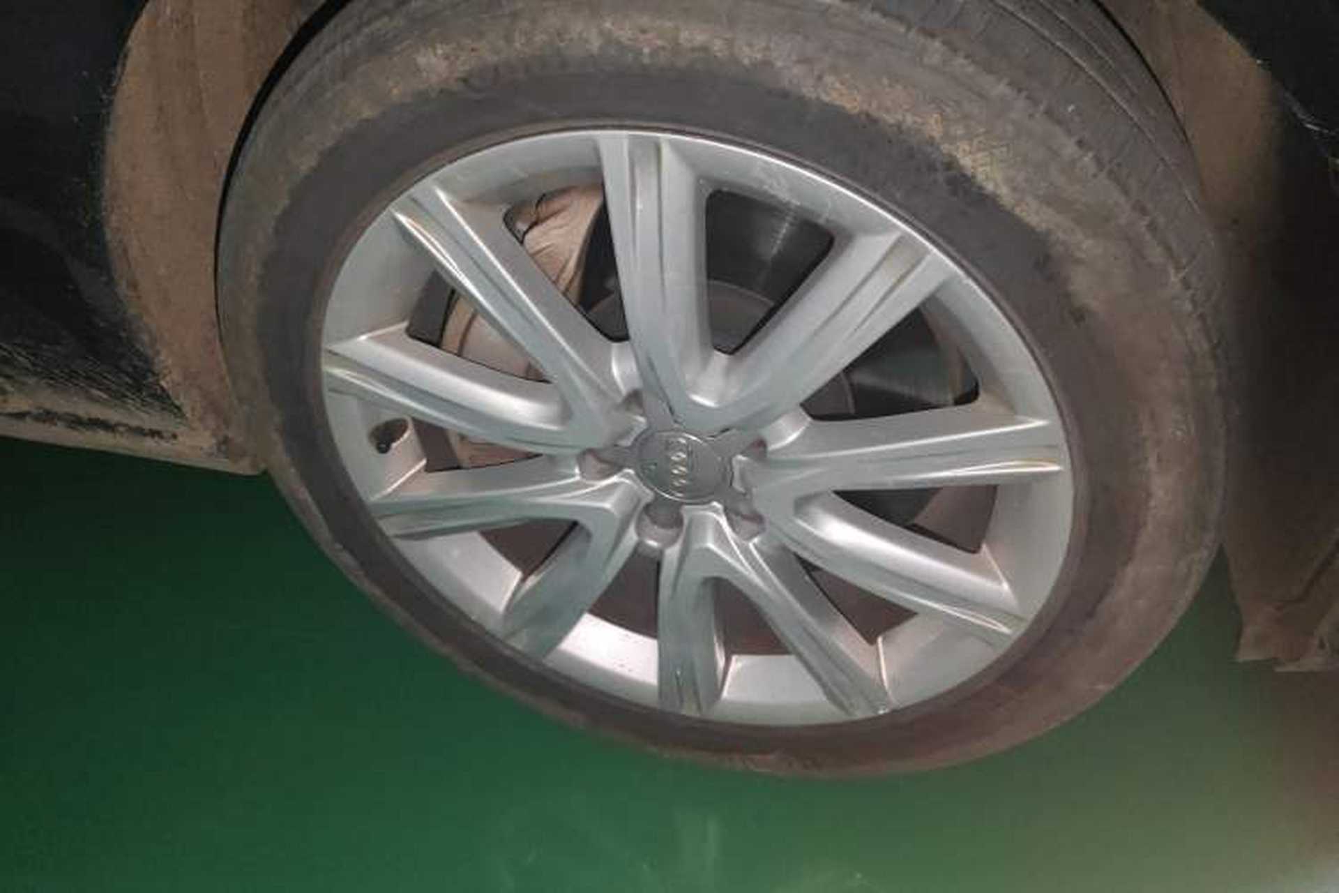 Used Audi A6L 2012 50 TFSI quattro Luxury Model Right Front Wheel Hub