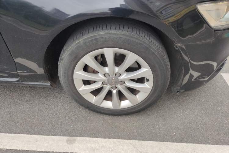 Used Audi A6L 2012 TFSI Standard Model Right Front Wheel Hub