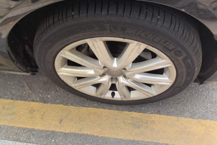 Used Audi A6L 2012 35 FSI quattro Luxury Model Right Front Wheel Hub