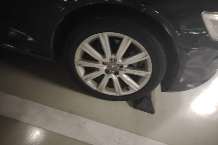 Used Audi A6L 2012 TFSI Standard Model Right Front Wheel Hub