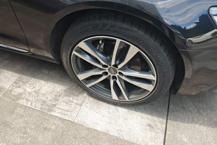 Used Audi A6L 2012 30 FSI Technology Edition Right Front Wheel Hub