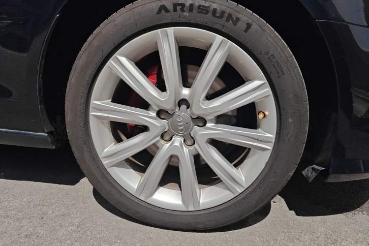 Used Audi A6L 2012 TFSI Standard Model Right Front Wheel Hub