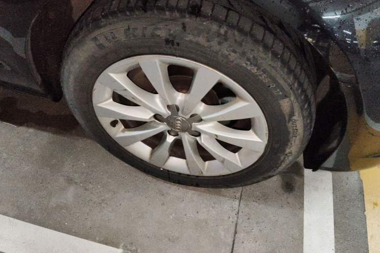 Used Audi A6L 2012 TFSI Standard Model Right Front Wheel Hub