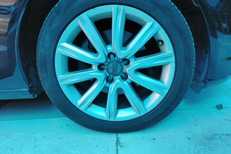 Used Audi A6L 2012 35 FSI Comfort Model Right Front Wheel Hub