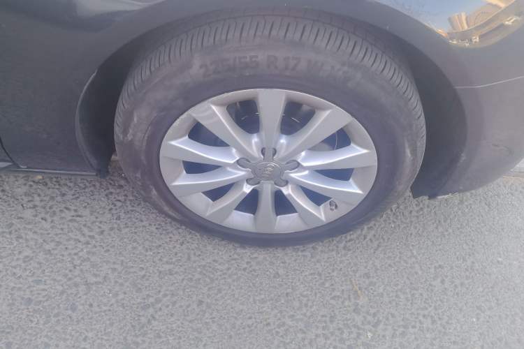 Used Audi A6L 2012 TFSI Standard Model Right Front Wheel Hub