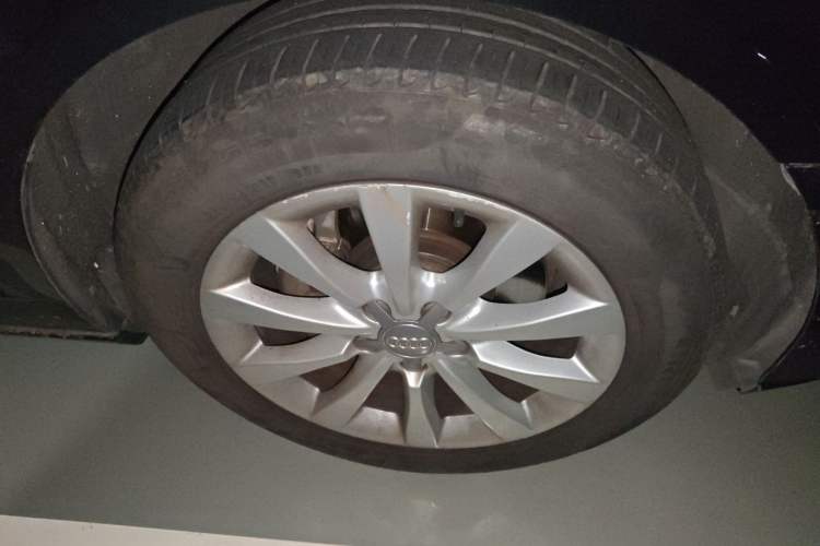 Used Audi A6L 2012 30 FSI Technology Edition Right Front Wheel Hub