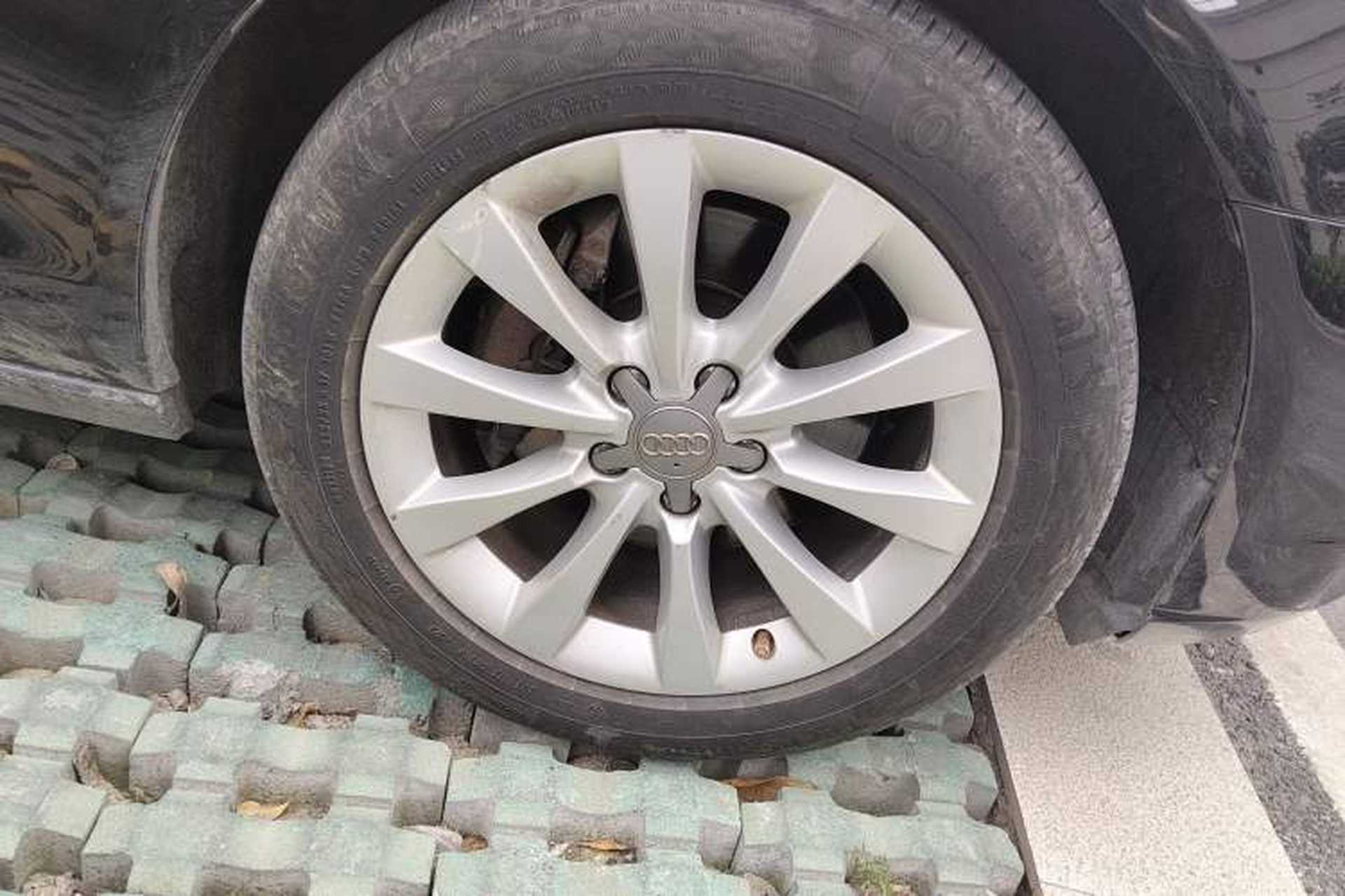 Used Audi A6L 2012 30 FSI Technology Edition Right Front Wheel Hub