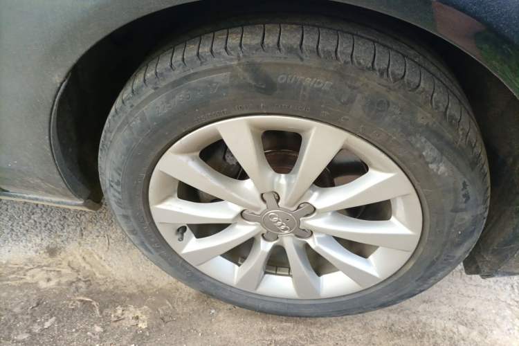 Used Audi A6L 2012 TFSI Standard Model Right Front Wheel Hub