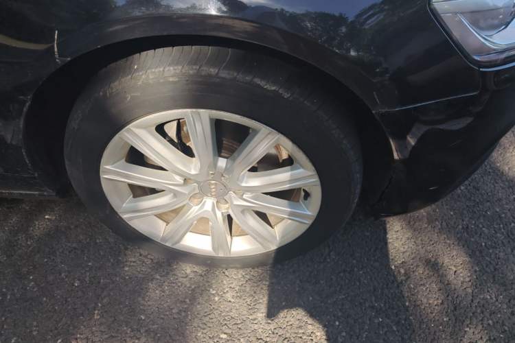 Used Audi A6L 2012 TFSI Standard Model Right Front Wheel Hub