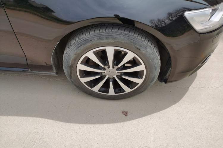 Used Audi A6L 2012 TFSI Standard Model Right Front Wheel Hub