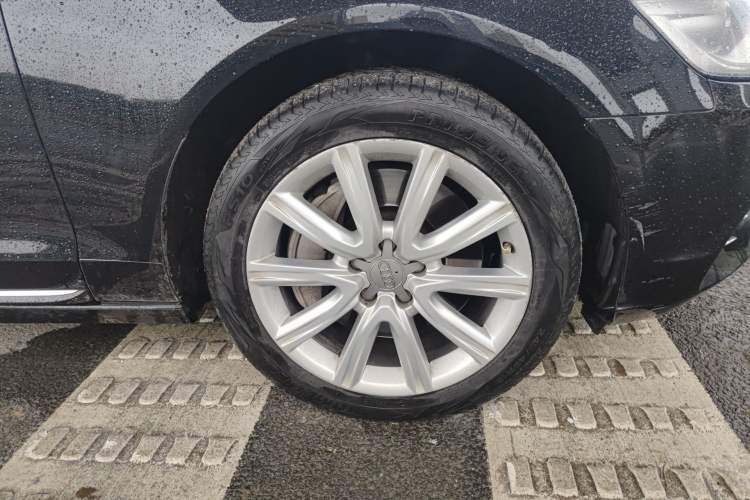Used Audi A6L 2012 50 TFSI quattro Luxury Model Right Front Wheel Hub