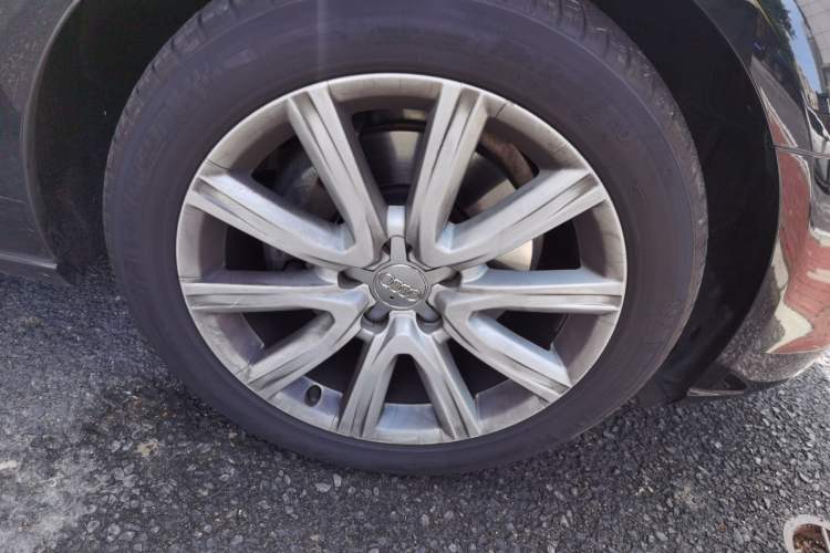 Used Audi A6L 2012 35 FSI Comfort Model Right Front Wheel Hub