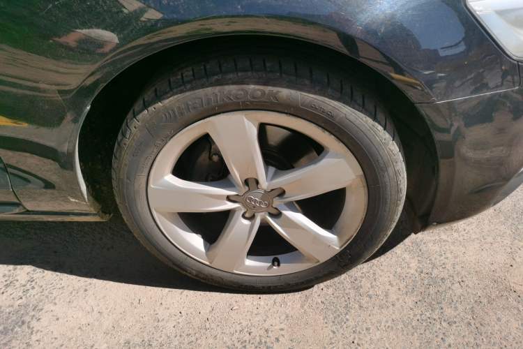 Used Audi A6L 2012 TFSI Standard Model Right Front Wheel Hub